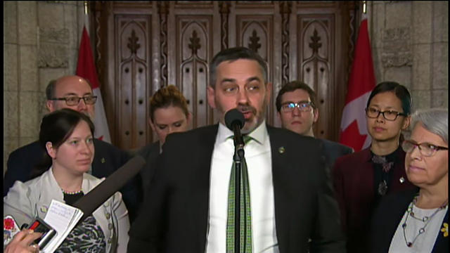 Headline Politics : NDP MPs Discuss Motion on Border Crossers