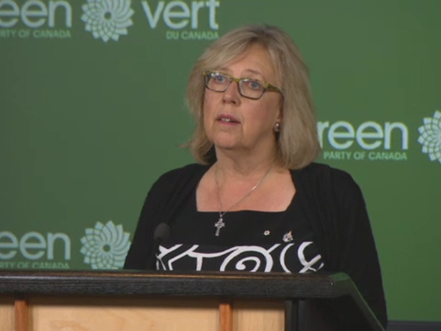 Headline Politics : Elizabeth May to Remain Green Party Leader