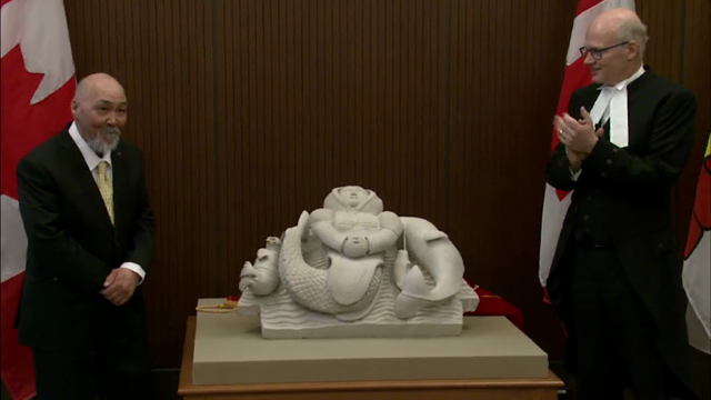 Headline Politics : Sculpture Unveiled on the Hill to Mark 20th Anniversary of Nunavut