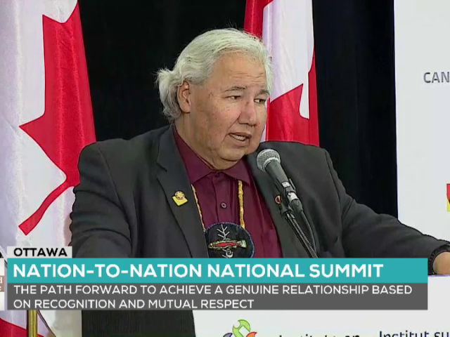 Podium : L’ex-prés. de la CVR Murray Sinclair et une nouv. proclam.