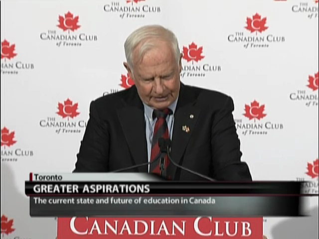 Podium : David Johnston