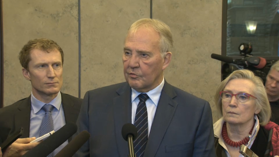 Headline Politics : Ministers on RCMP Offer to Move From Wet'suwet'en Position