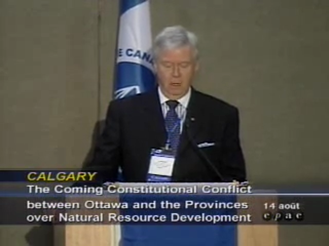 Podium : Peter Lougheed