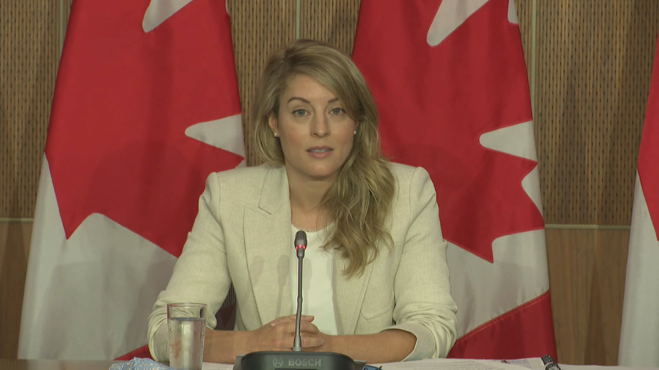 À la une : La ministre Joly dépose la réforme de la Loi sur les langues officielles du féd.