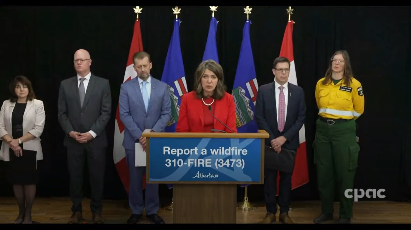 Alberta Wildfires: Premier Smith Provides Update – May 15, 2024 | Headline Politics | CPAC.ca