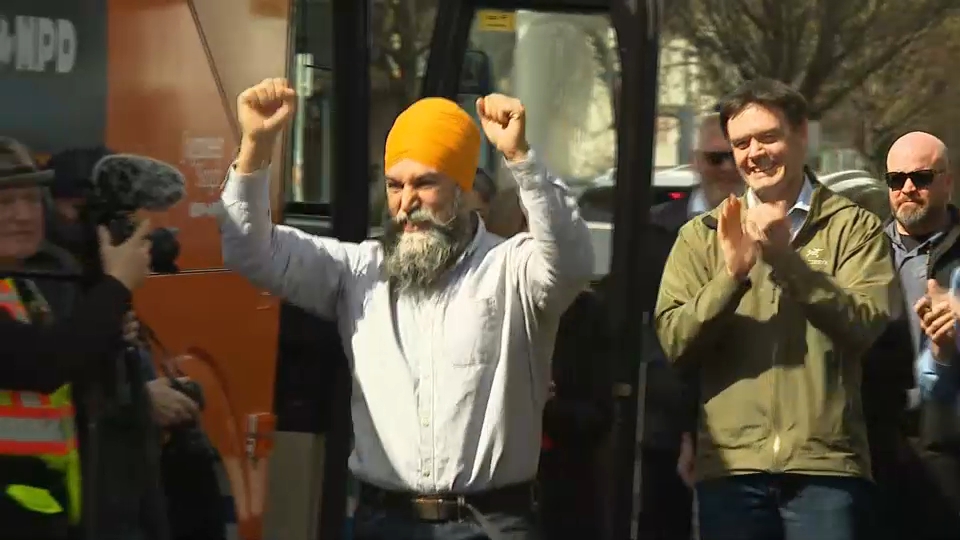 Jagmeet Singh Campaigns in Victoria – March 31, 2025 - Leaders' Tour ...