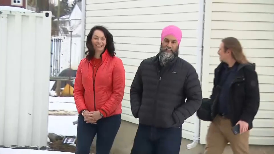 Jagmeet Singh fait du porte-à-porte à Edmonton – 1er avril 2025 | La Tournée des chefs | CPAC.ca