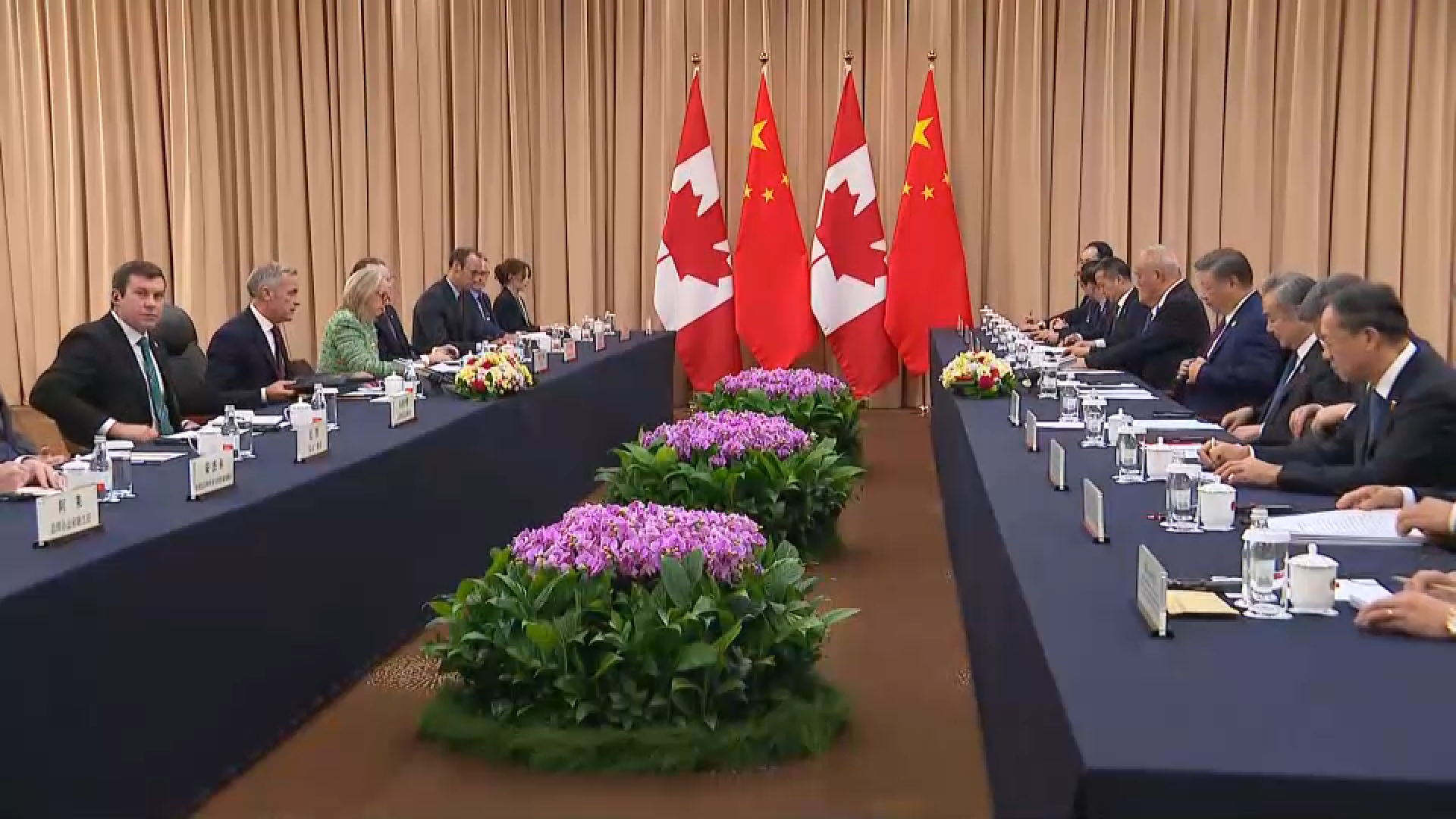 Headline Politics : PM Mark Carney Meets with Chinese President Xi Jinping – October 31, 2025
