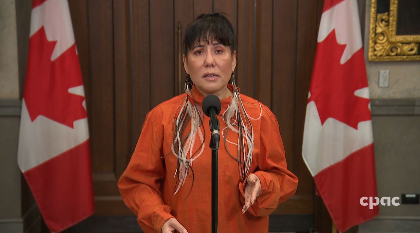 Scrums : MPs Speak with Reporters Before Question Period