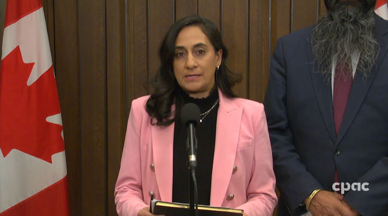 Scrums : Federal Response to Hurricane Melissa, Tariffs on Canadian Farmers