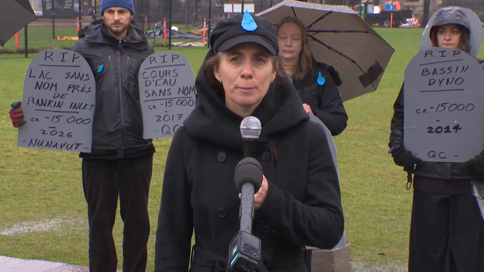 À la une : Eau Secours : une « marche funèbre » pour les lacs détruits par les minières