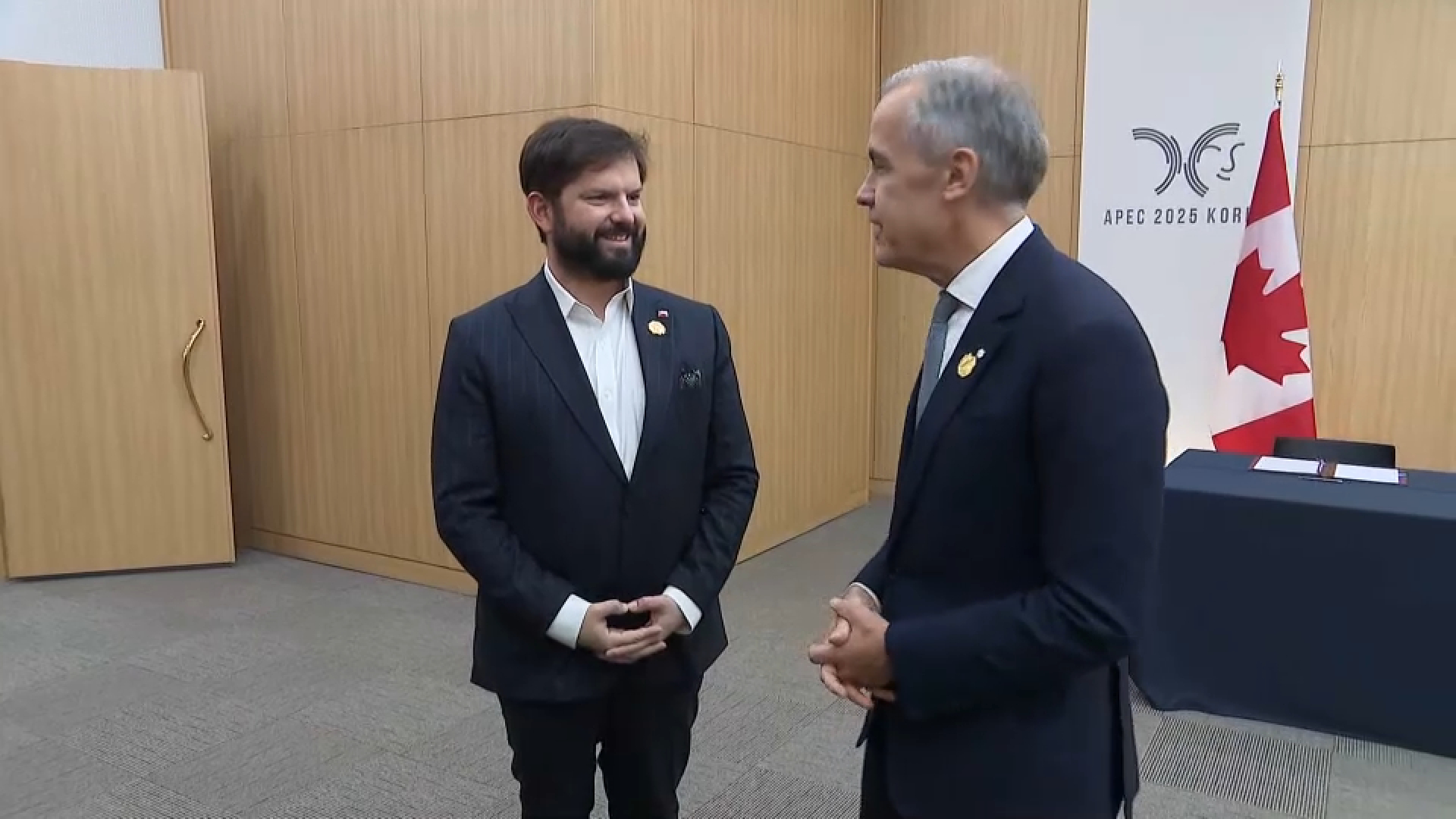 À la une : Le PM Mark Carney rencontre le prés. chilien Gabriel Boric – 1er novembre 2025