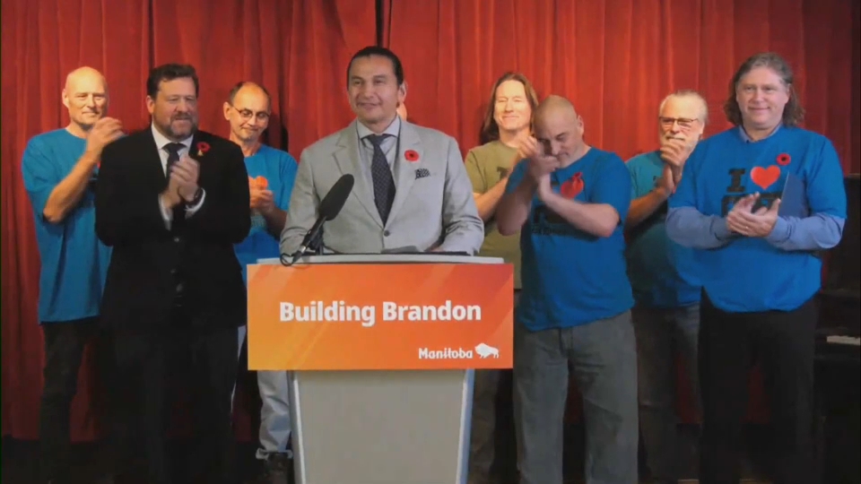 À la une : Point de presse du PM du Manitoba Wab Kinew – 7 novembre 2025