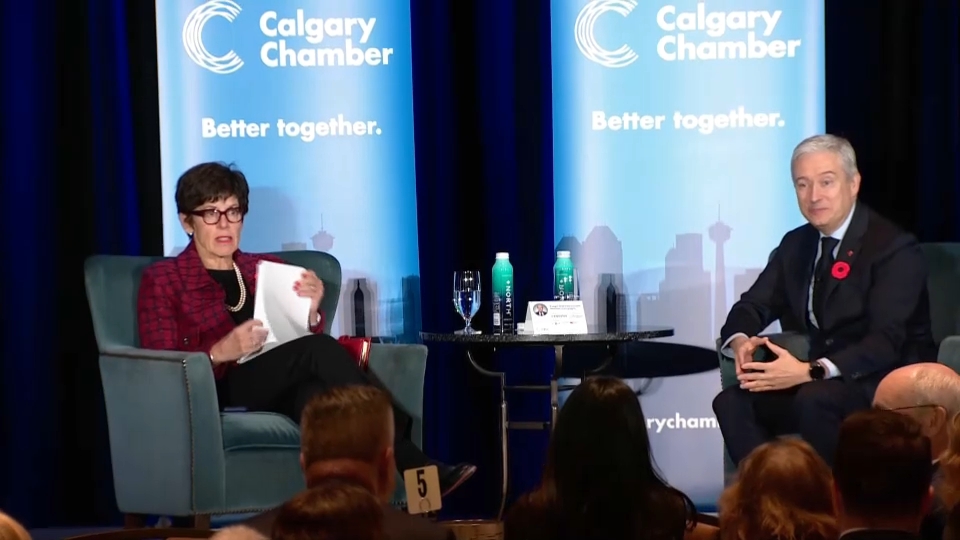 À la une : Le ministre Champagne s’adresse au milieu des affaires de Calgary