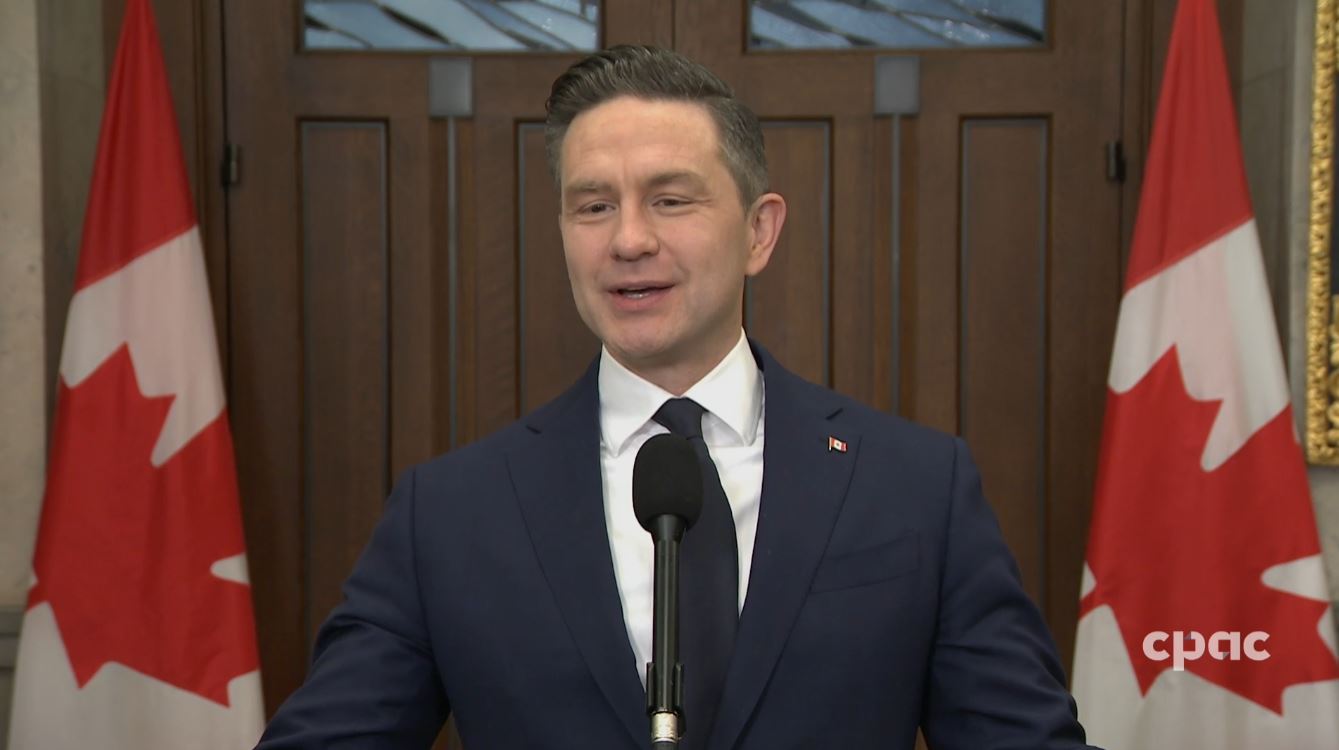 Headline Politics : Pierre Poilievre Takes Questions as Parliament Readies for Winter Break