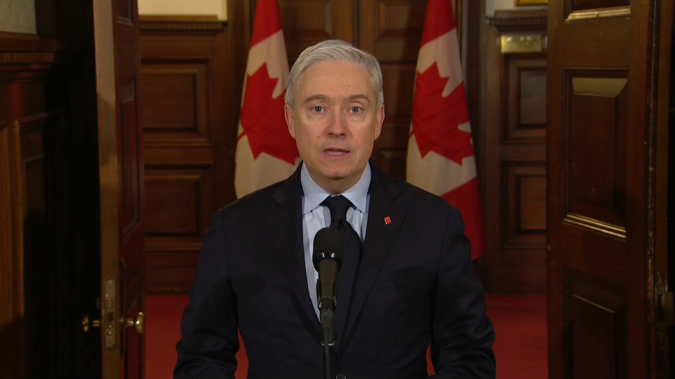 À la une : Le ministre Champagne s'adresse aux médias à l'issue de la retraite du Cabinet