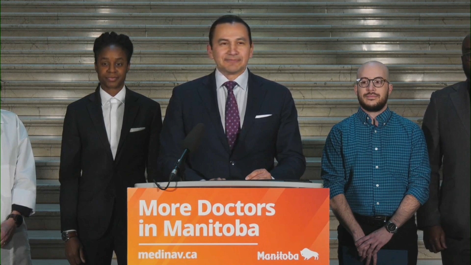 À la une : Le Manitoba recrute 13 médecins formés aux États-Unis