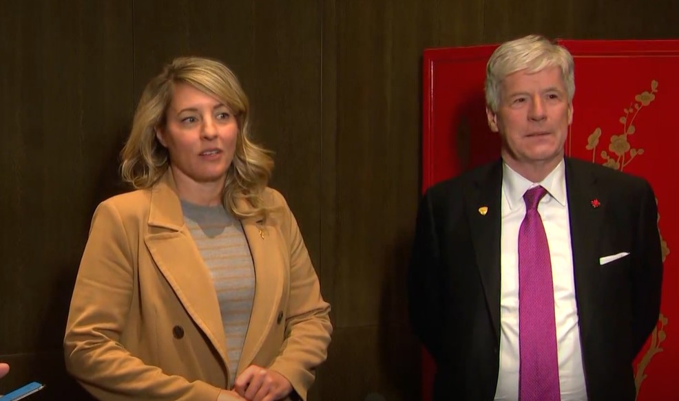 À la une : Mélanie Joly et Tim Hodgson s'adressent aux médias à Pékin – 15 janvier 2026