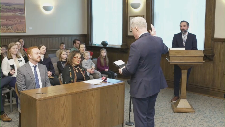 Headline Politics : Swearing-In Ceremony for New Alberta Cabinet Minister