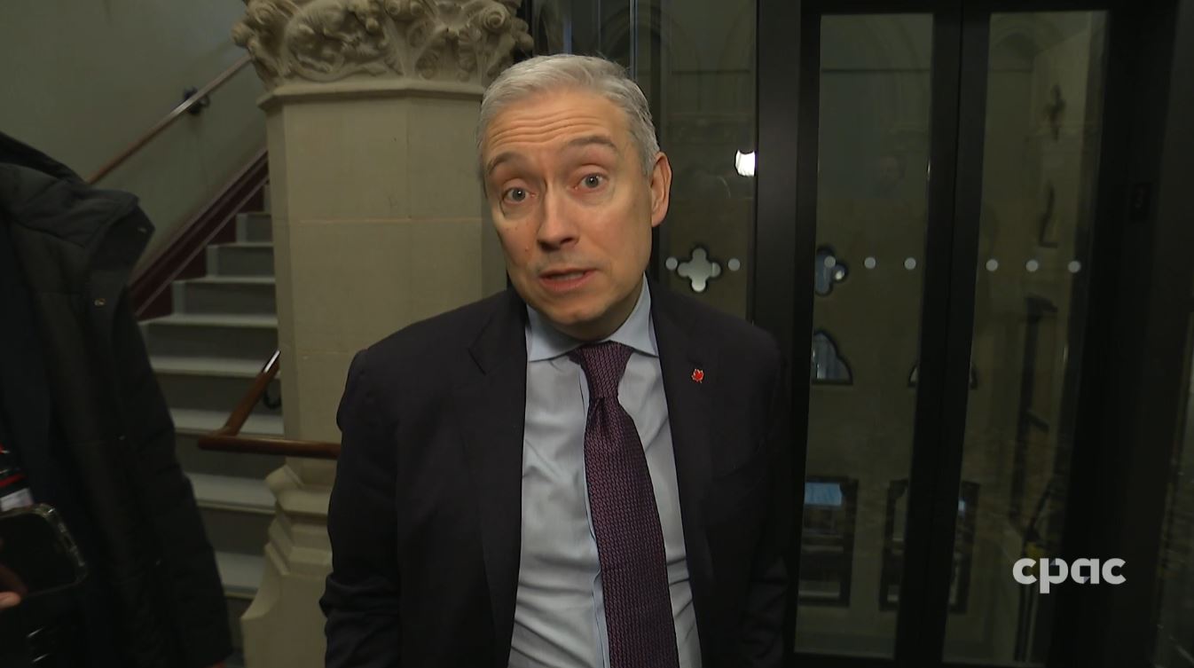 Scrums : Finance Minister Champagne on Capping Bank Fees – March 12, 2026