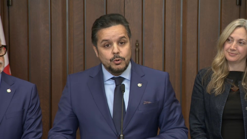 Headline Politics : Bill C-267: MPs Abdelhaq Sari and Steven Guilbeault Hold a News Conference