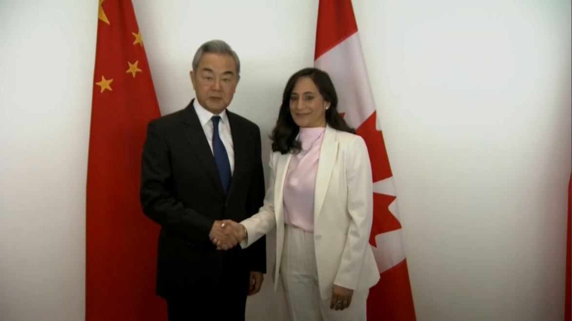 Headline Politics : Foreign Affairs Minister Anita Anand Meets with Chinese Counterpart