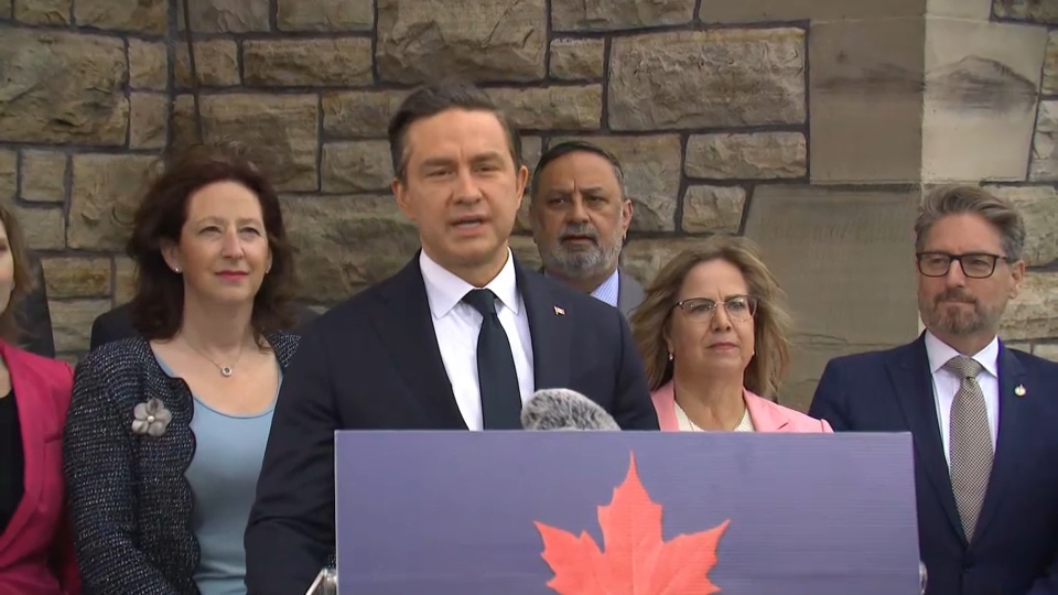 Headline Politics : Conservative Leader Pierre Poilievre Speaks with Reporters