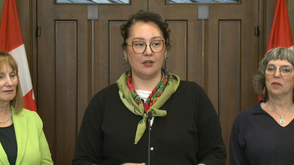Headline Politics : Indigenous Services Minister Gull-Masty Holds a News Conference
