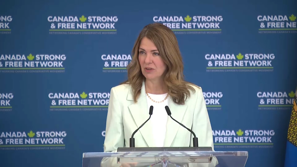 Headline Politics : Alberta Premier Danielle Smith Speaks to Reporters – May 8, 2026