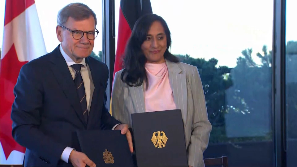 Headline Politics : Canada, Germany Sign Agreement on Classified Information