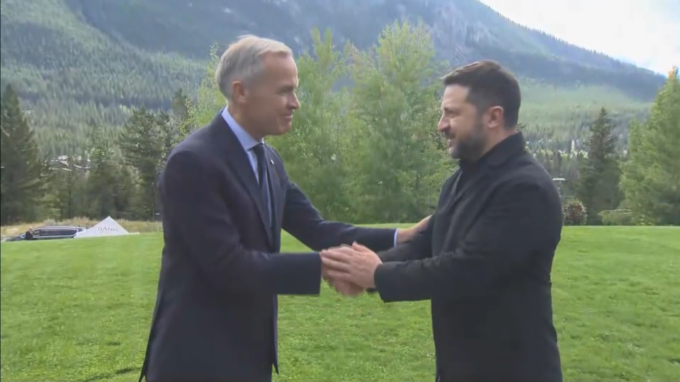 PM Carney and Ukrainian President Zelenskyy Comment After Cabinet Address