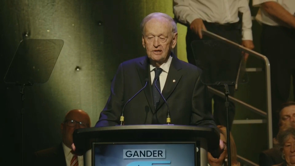 Headline Politics : Jean Chrétien Speaks at 9/11 Commemoration in Gander, N.L.