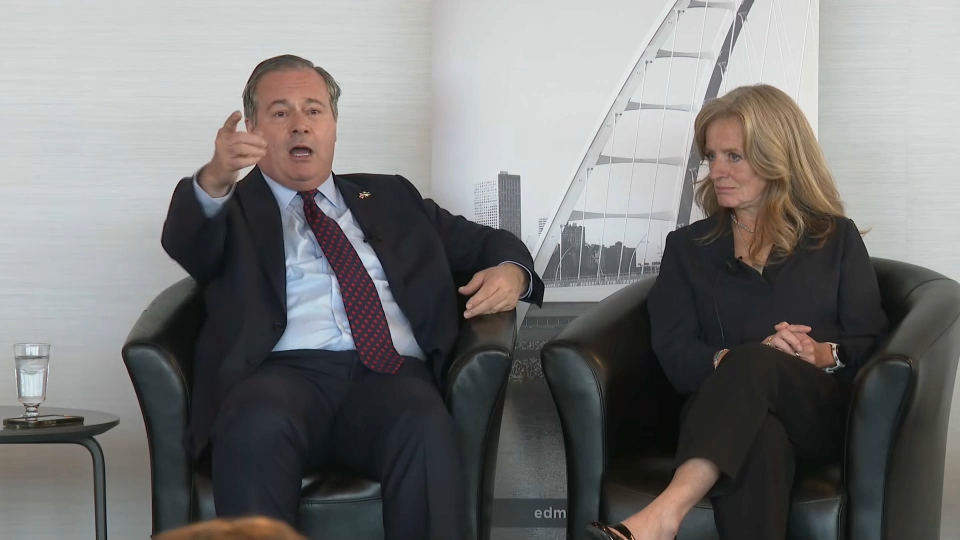 À la une : Rachel Notley et Jason Kenney : coût  du référendum en Alberta