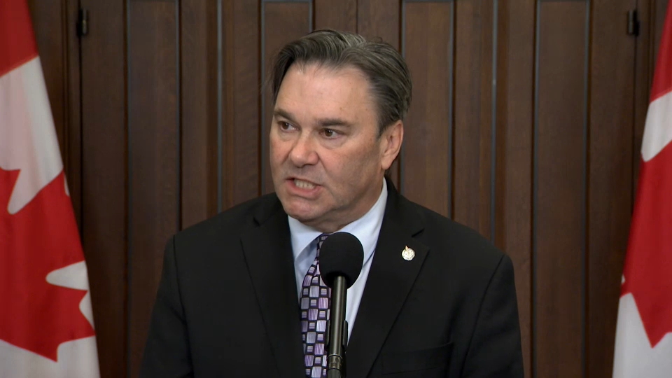 À la une : C-39 : préoccupations du député du NPD Don Davies